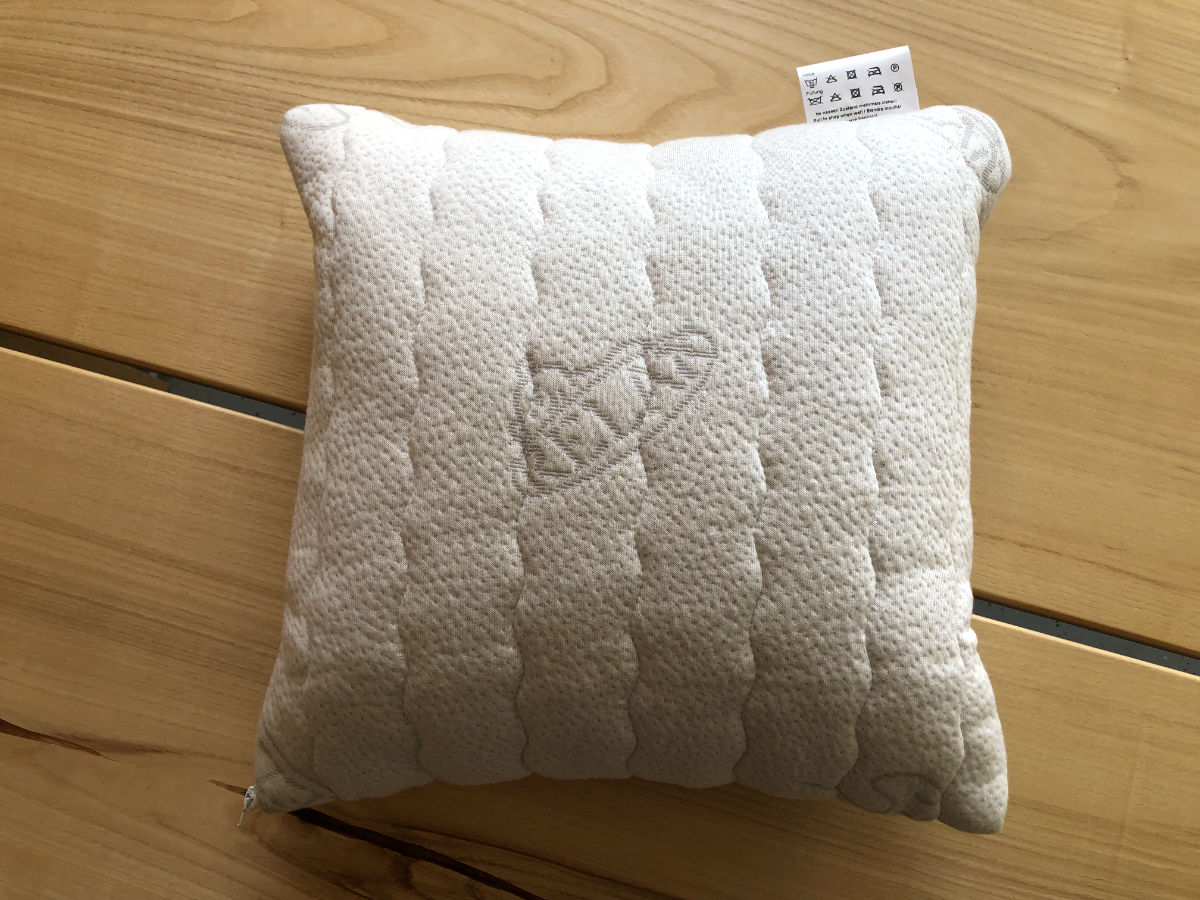 Kleines Kissen mit Zirbenfüllung